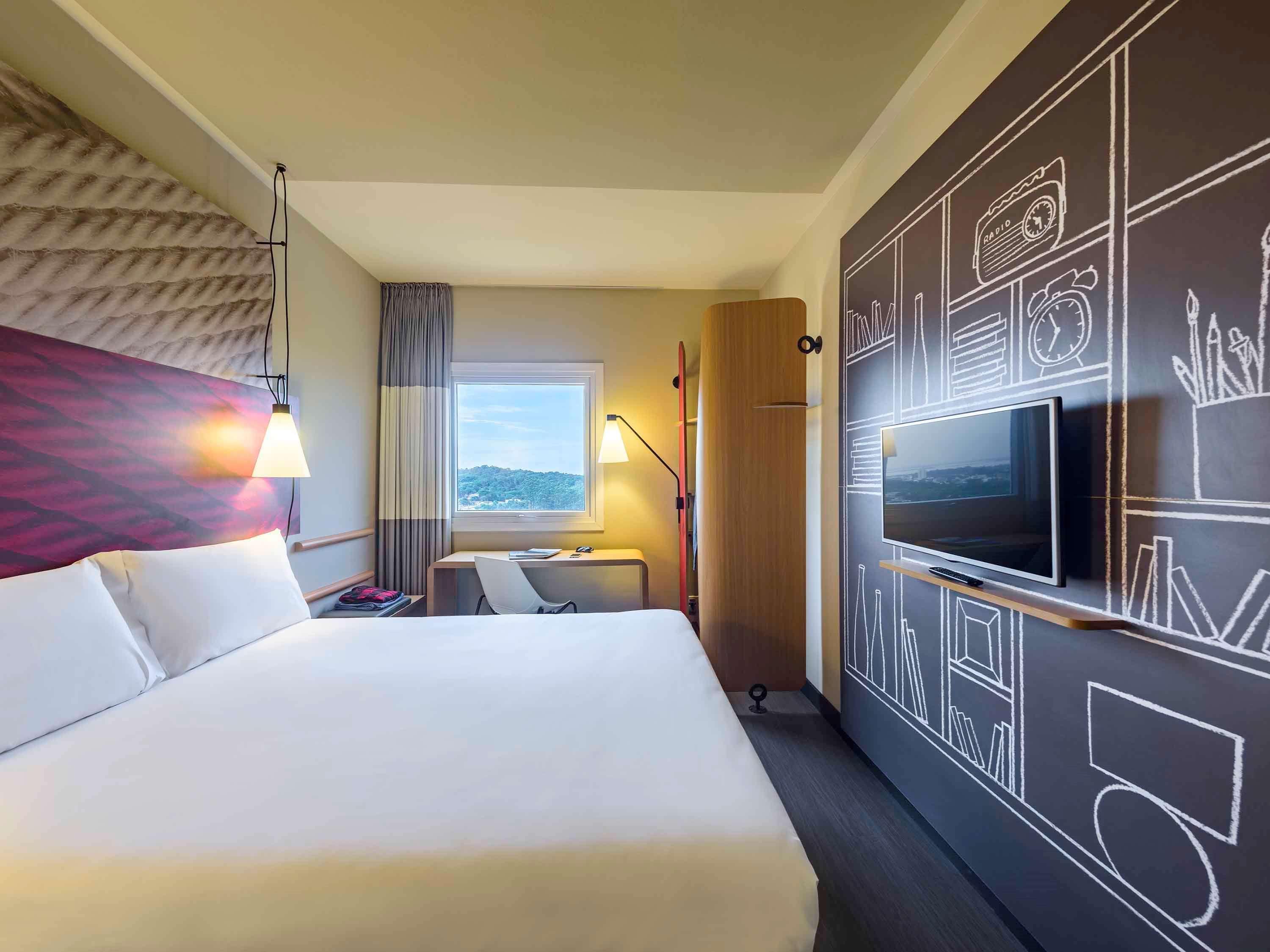 Ibis Guaiba Hotel Exterior photo