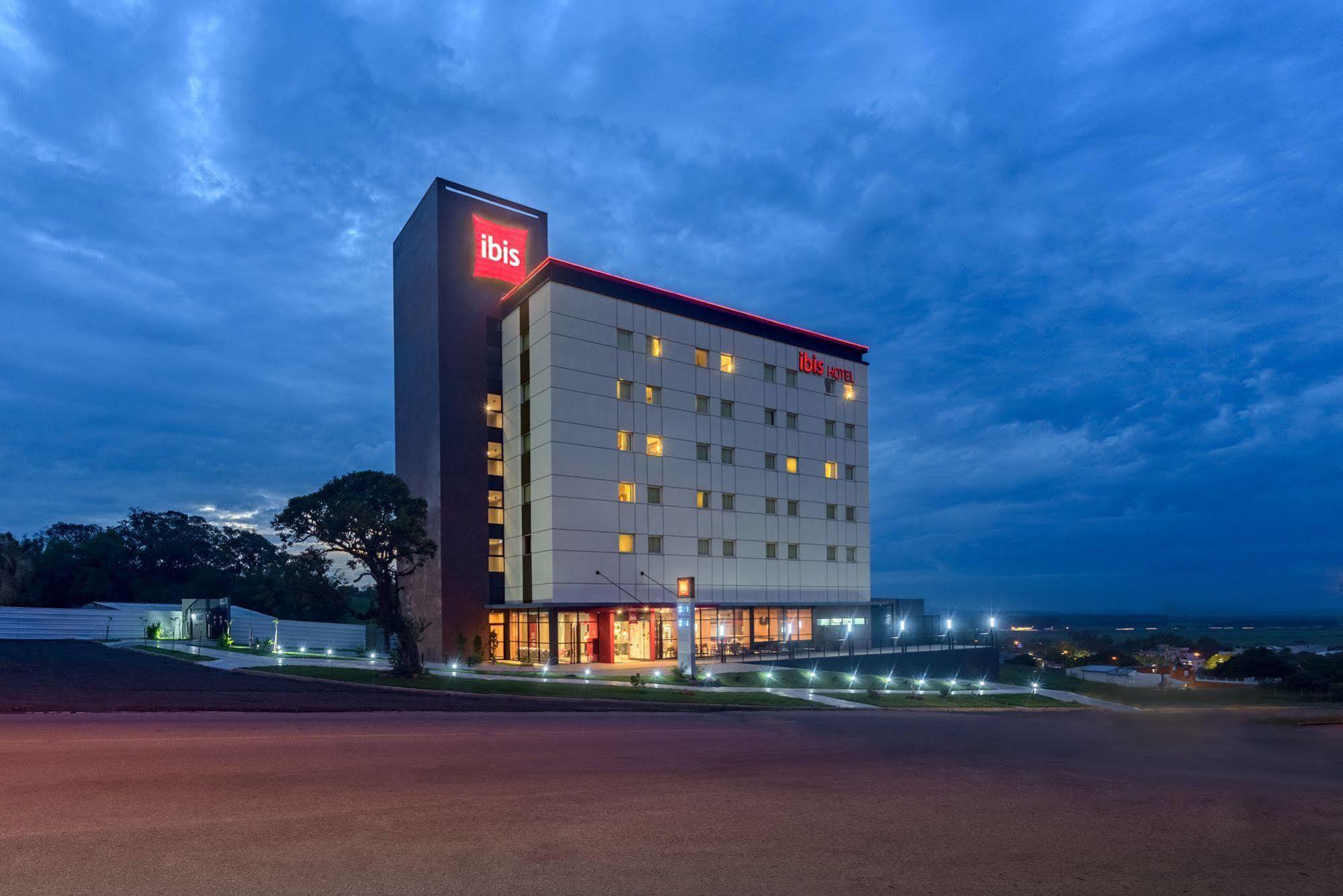 Ibis Guaiba Hotel Exterior photo